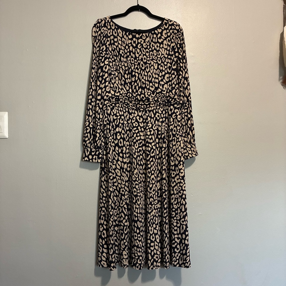 Jessica Howard Black and Beige Leopard Print Long Sleeve Dress